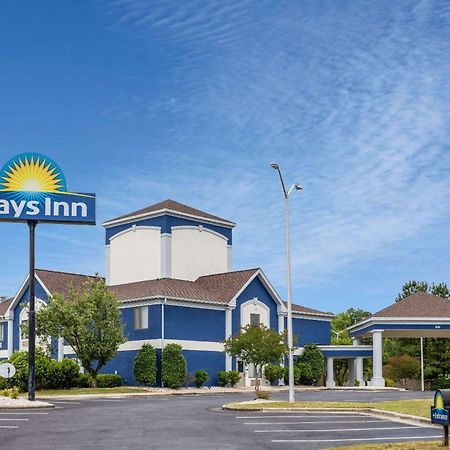 Days Inn By Wyndham Louisburg Eksteriør bilde