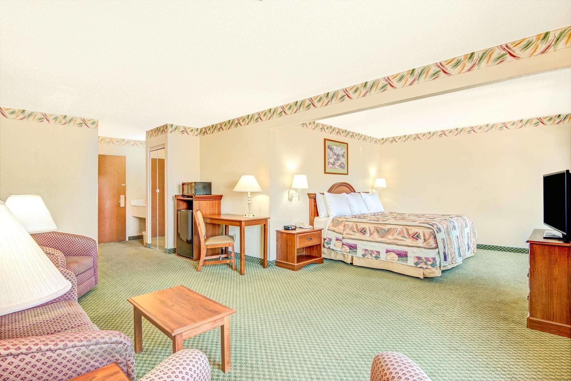 Days Inn By Wyndham Louisburg Eksteriør bilde